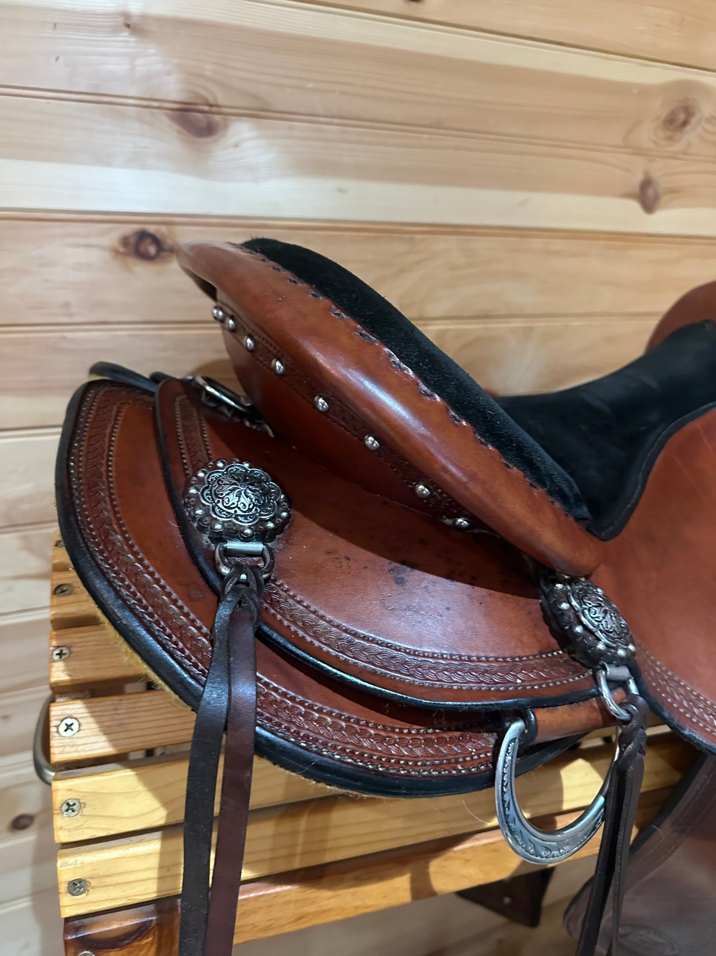 16.5” Allegany Mountain Saddlery All Around Western Trail Saddle