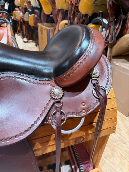 15” Cashel Round Skirt by Martin Saddlery Western Trail Saddle (2022)