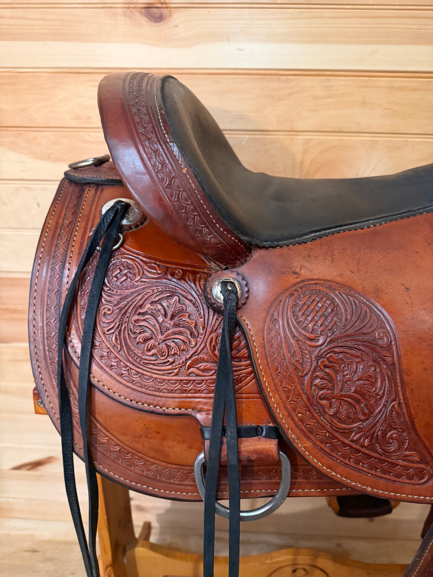 17” Circle Y Flex-Lite Basket Flower Western Trail Saddle Model 1552