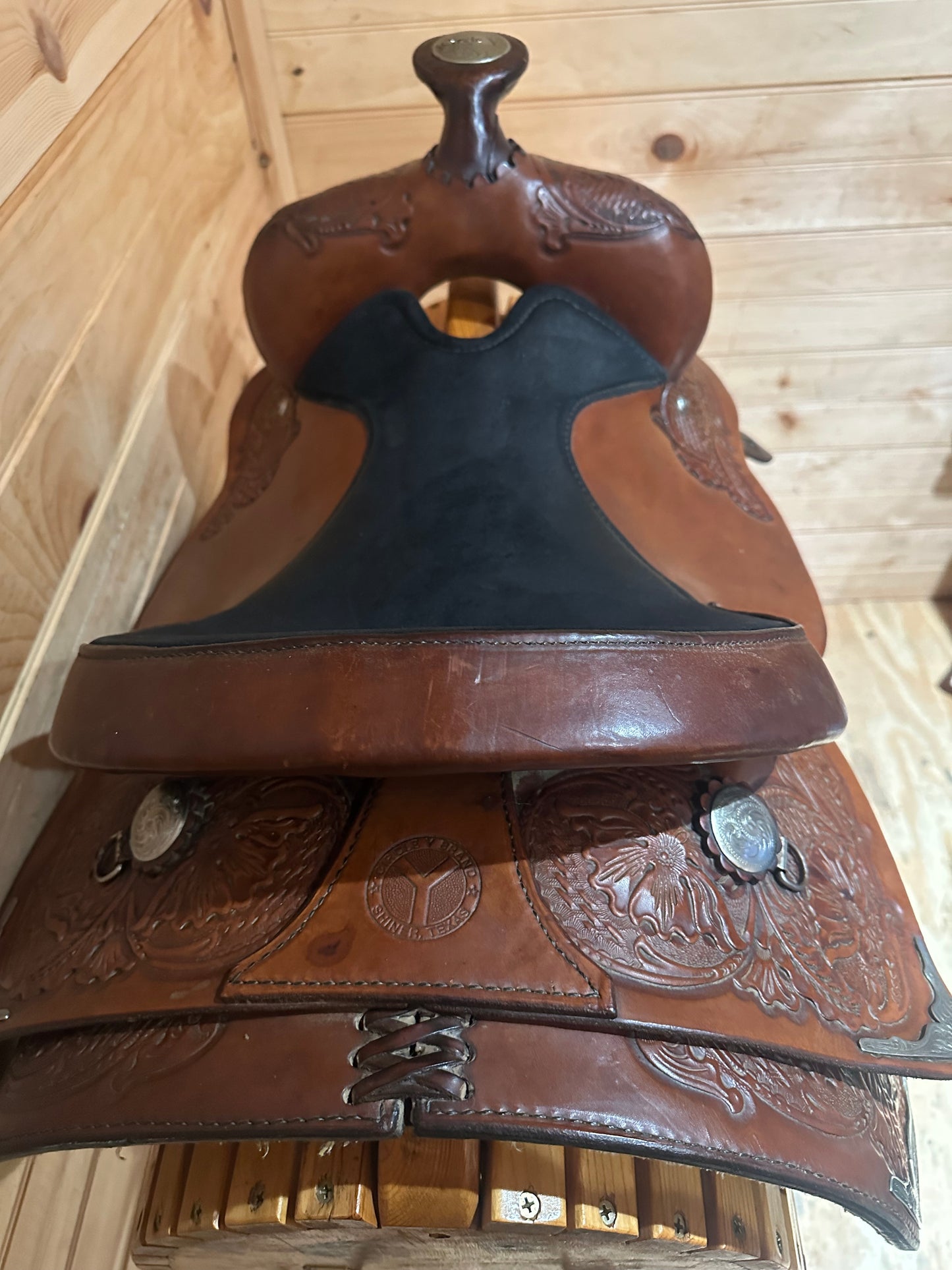 15” Circle Y Western Show Saddle Model 3875