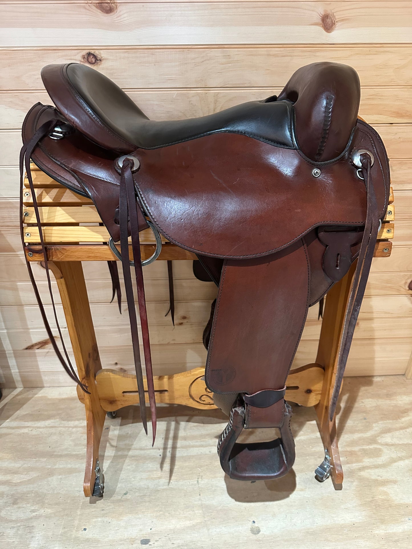 16” Circle Y Flex-Lite Endurance Trail Saddle Model 1574