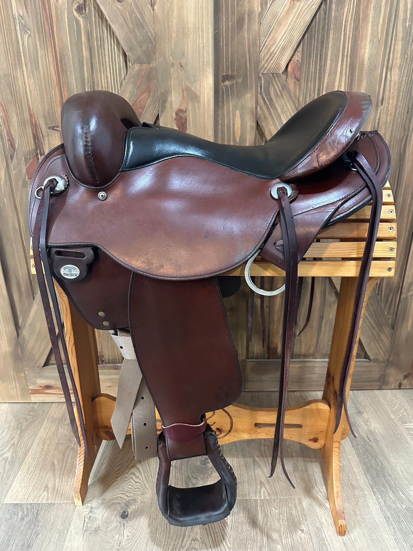 16” Circle Y Flex-Lite Endurance Trail Saddle Model 1574