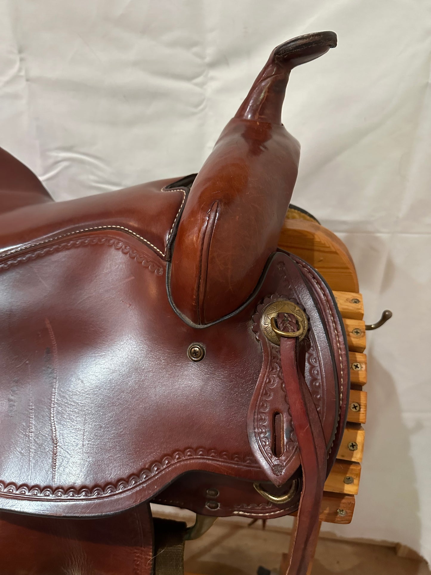 16” Crates Round Skirt Western Trail Saddle Model 400-4