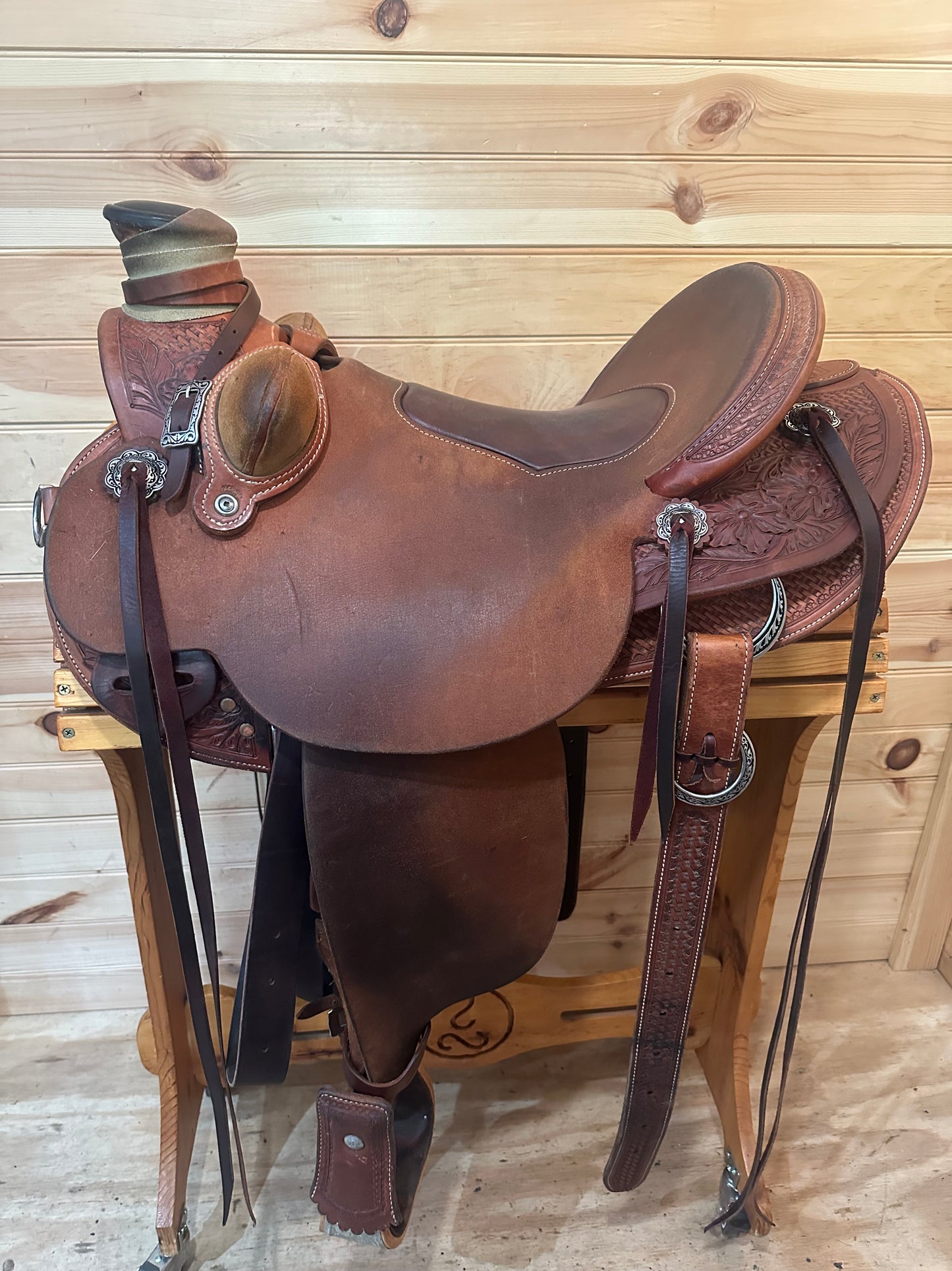 15.5” Cowboss Wade Lite Western Ranch Saddle
