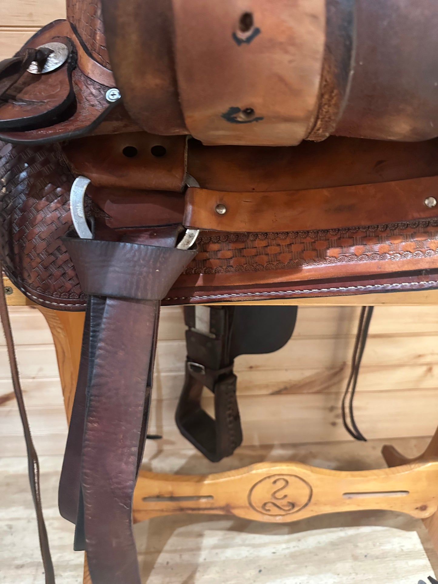 16” Dakota Saddlery Western Roping Saddle Model 700