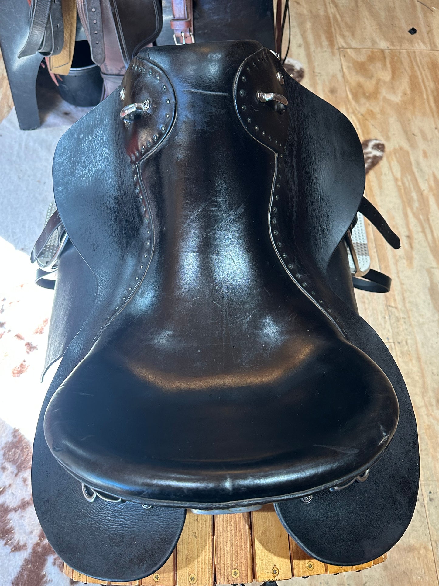 17” Large Steele Plantation Endurance Trail Saddle