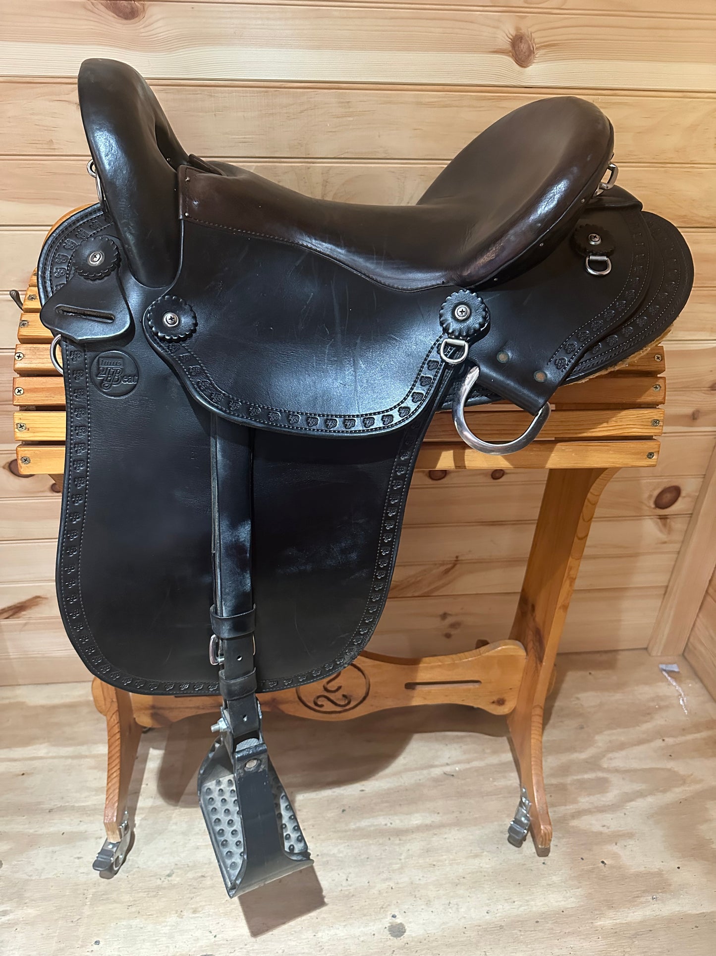 16” Imus 4-Beat Endurance Trail Saddle