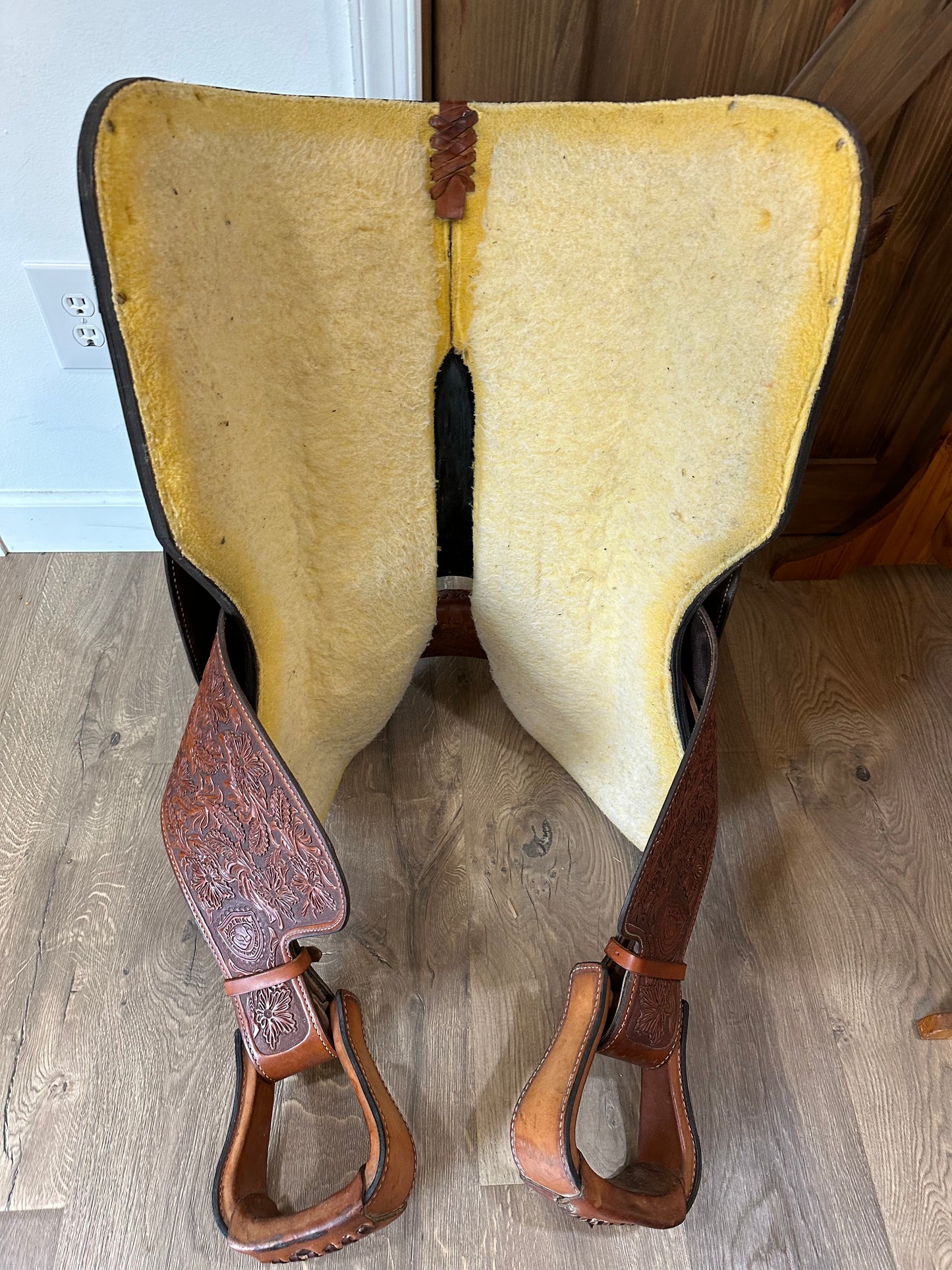 16” Tex Tan Imperial AQHA Western Show Saddle