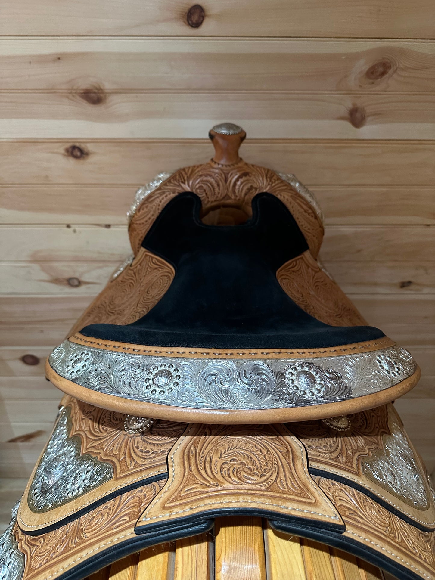 14.5” Circle Y Flex2 Silver Leaf Western Show Saddle Model 2836