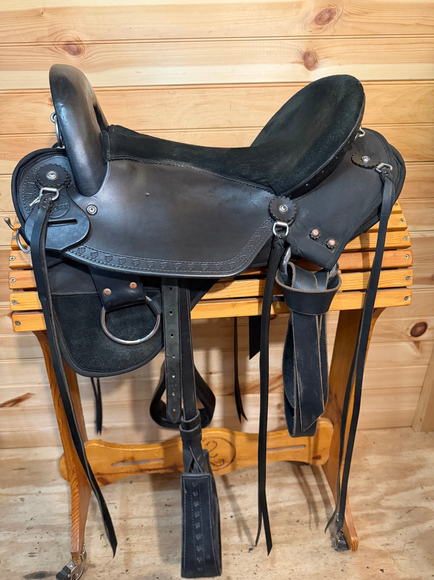 16” Imus 4-Beat Elite Gaited Endurance Trail Saddle & Breastcollar