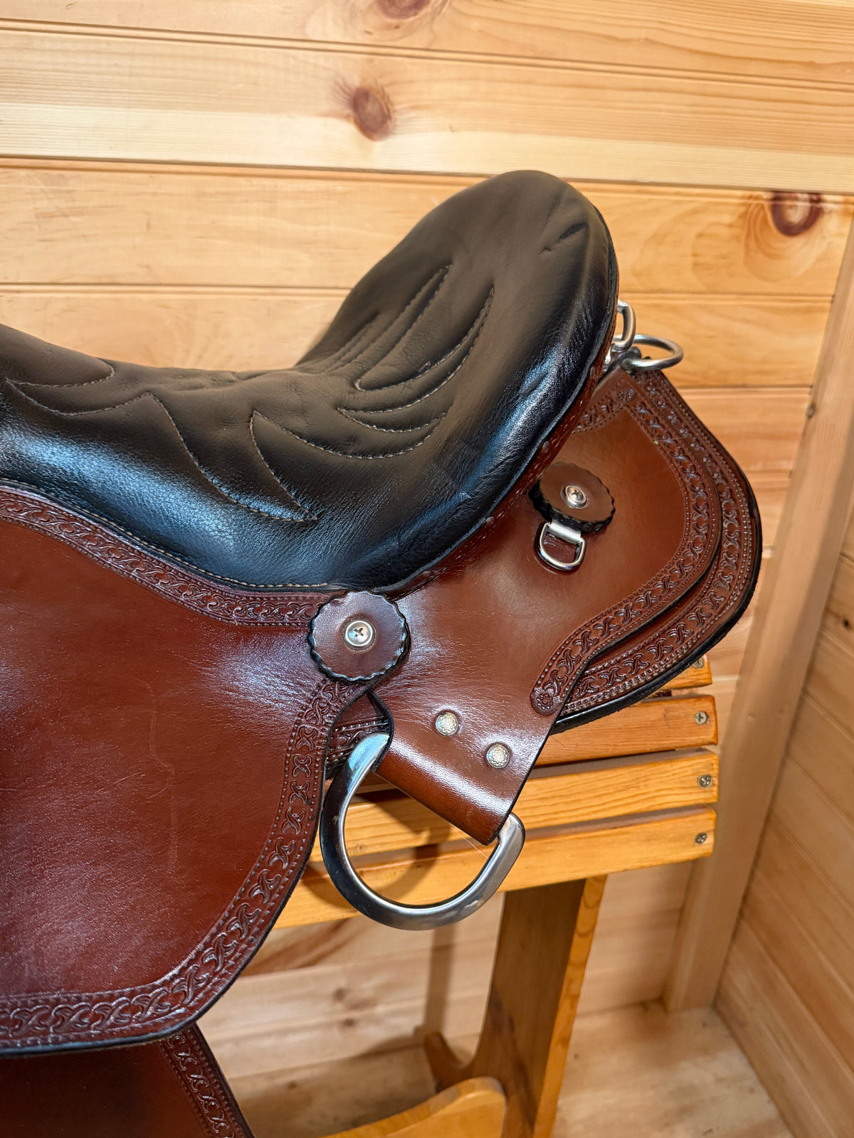 18” Double Creek Saddlery Henry Miller Gaited Endurance Trail Saddle # 115