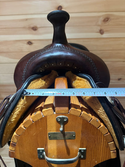 17” Circle Y Omaha Flex-Lite Round Skirt Western Trail Saddle Model 1554