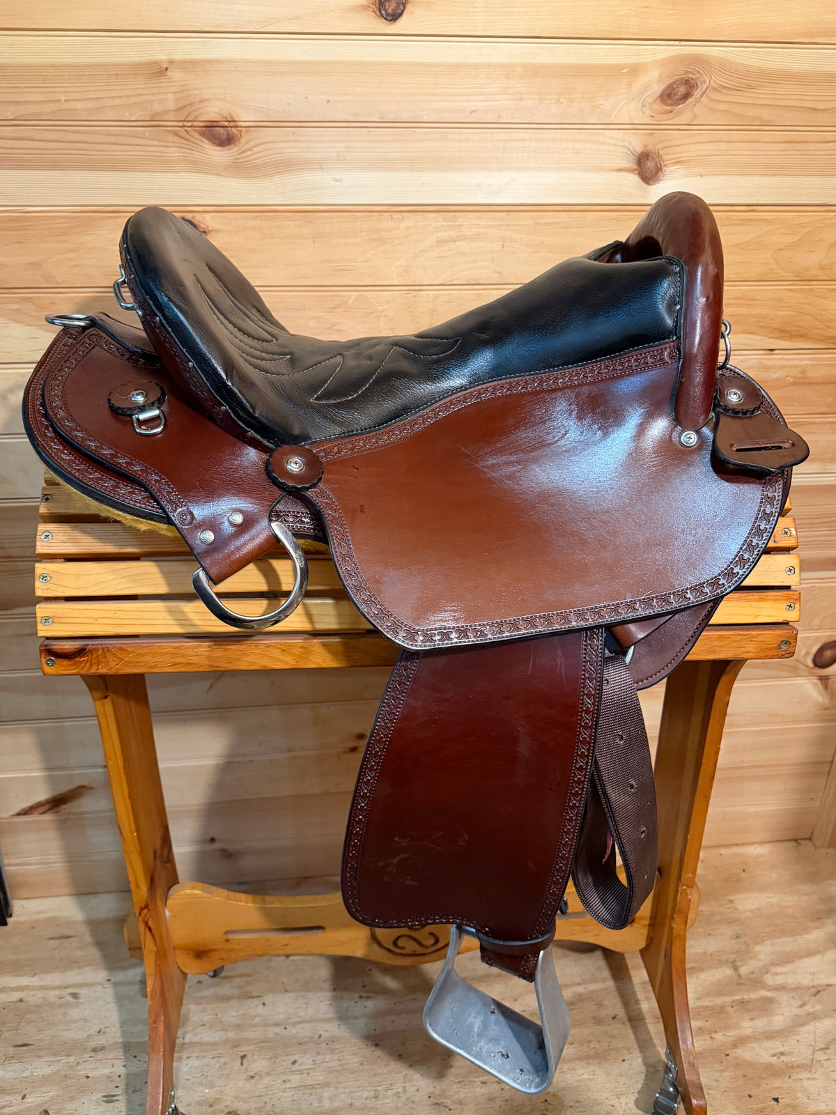18” Double Creek Saddlery Henry Miller Gaited Endurance Trail Saddle # 115