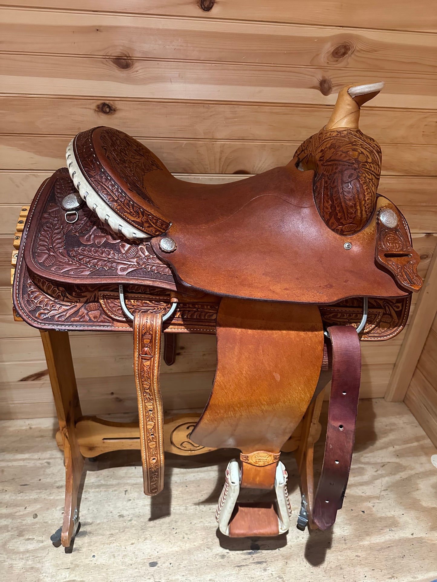 16.5” Court’s Western Roping Saddle Model 53037