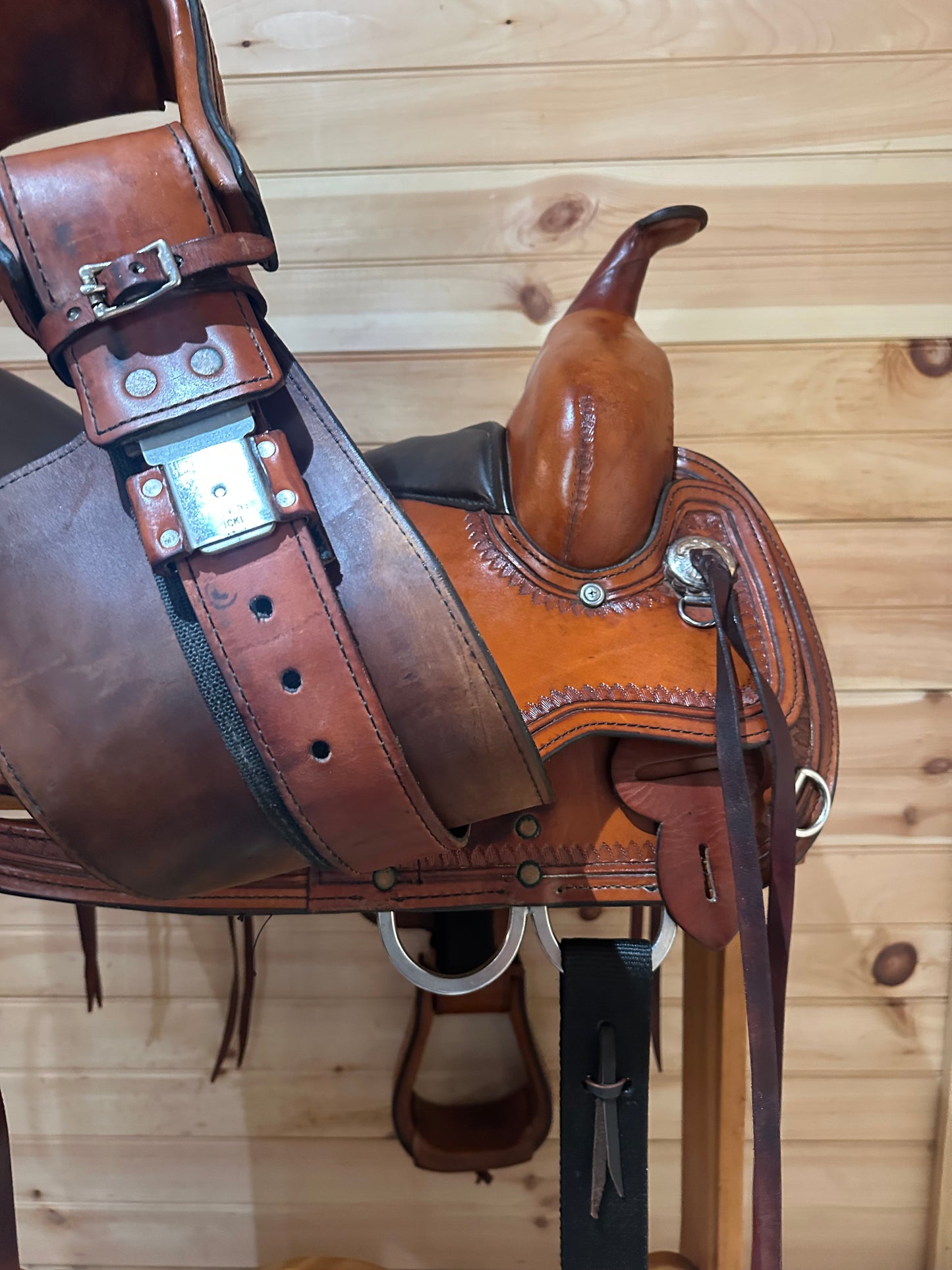 16” Circle Y Omaha Flex-Lite Round Skirt Western Trail Saddle Model 1554