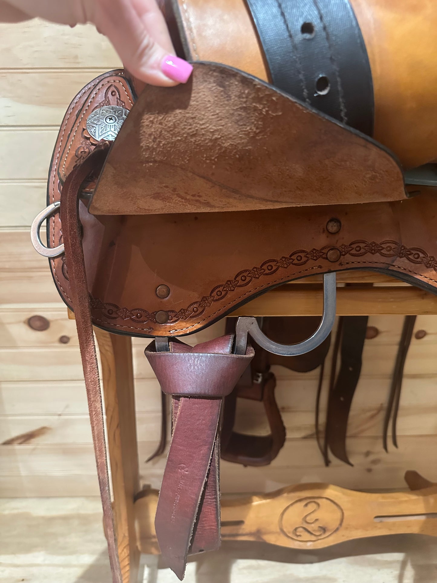 15” Circle Y Alpine Flex2 Western Trail Saddle Model 2377