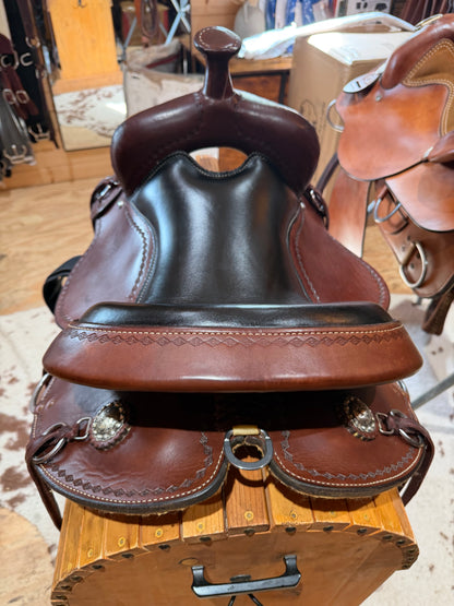 15” Cashel Round Skirt by Martin Saddlery Western Trail Saddle (2022)