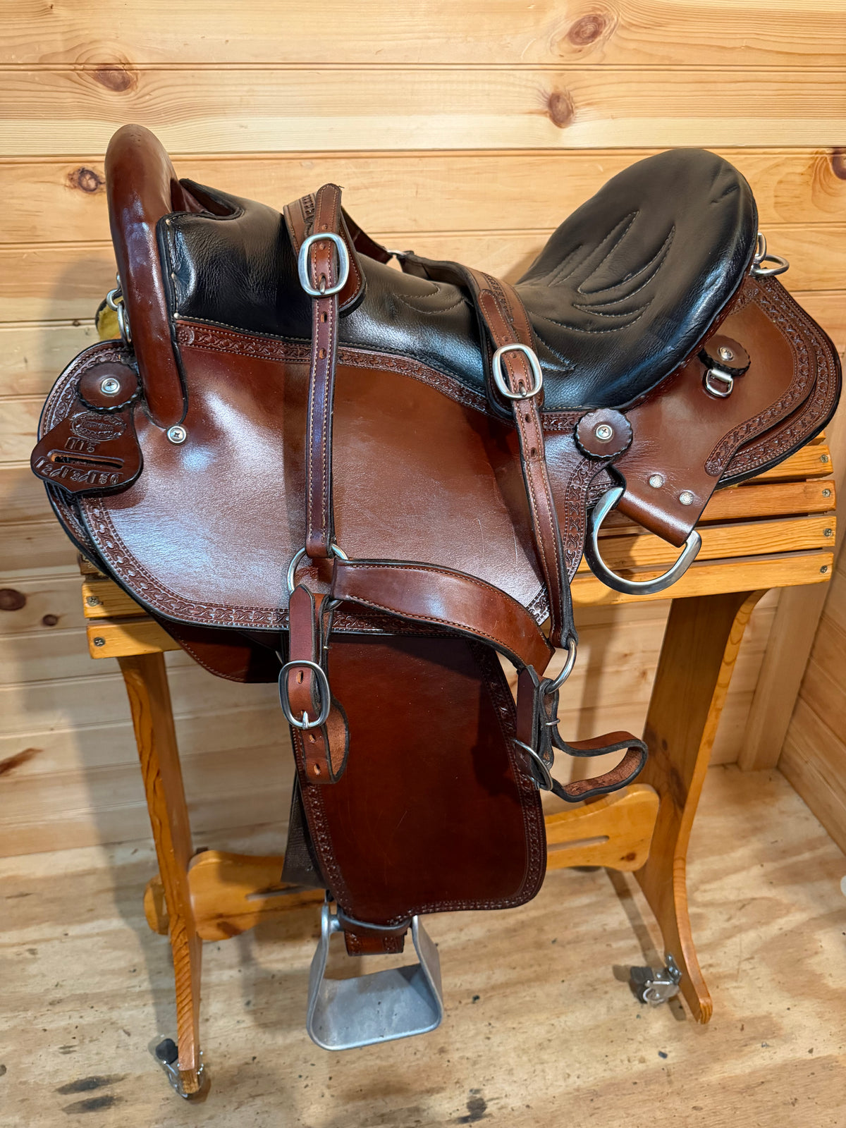 18” Double Creek Saddlery Henry Miller Gaited Endurance Trail Saddle # 115
