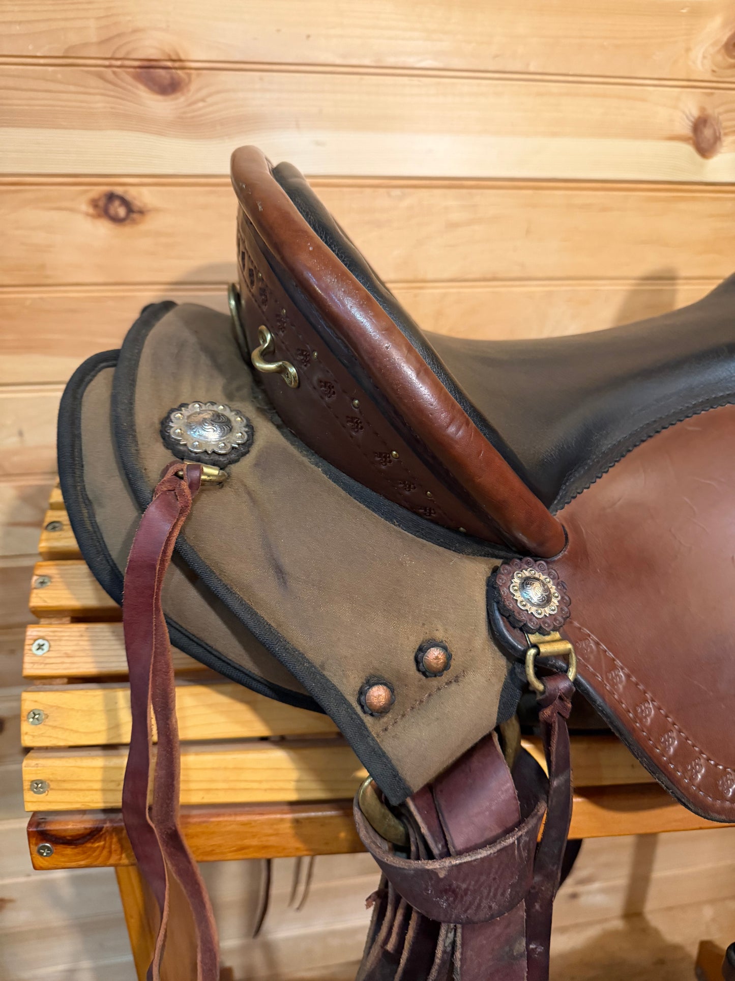 15” Imus 4-Beat Elite Gaited Endurance Trail Saddle & Matching Breast Collar