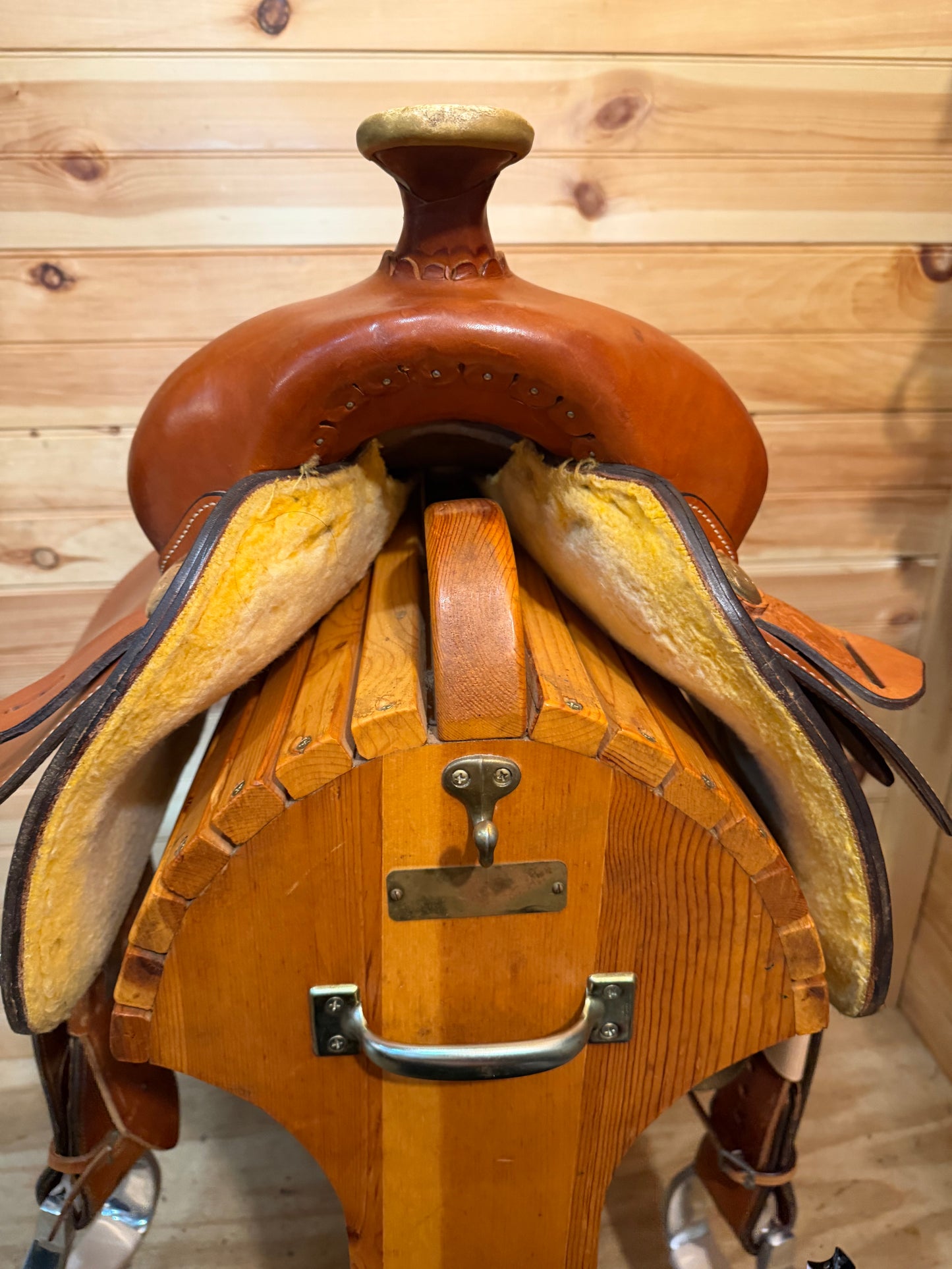 15.5” Circle Y Reiner Western Saddle Model 2663