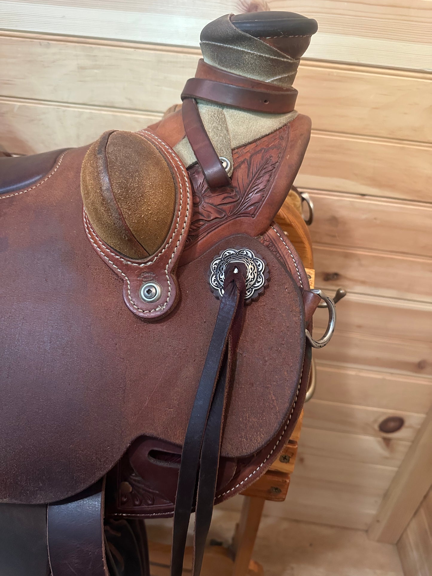 15.5” Cowboss Wade Lite Western Ranch Saddle