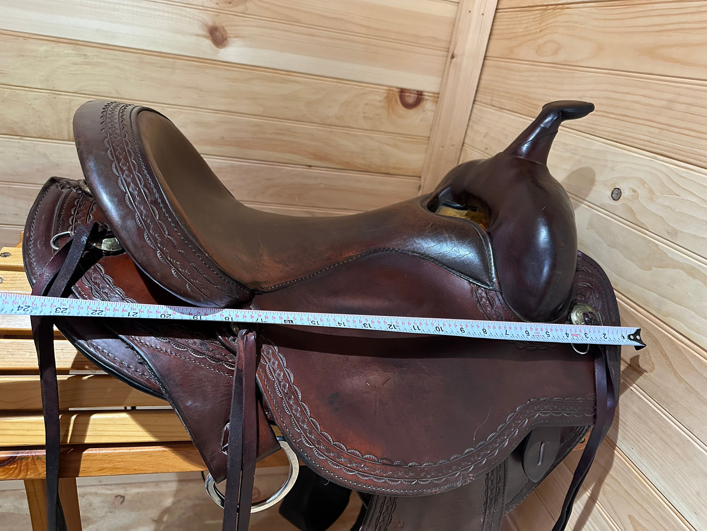 16” Circle Y Flagstaff Flex-Lite Western trail saddle Model 1571