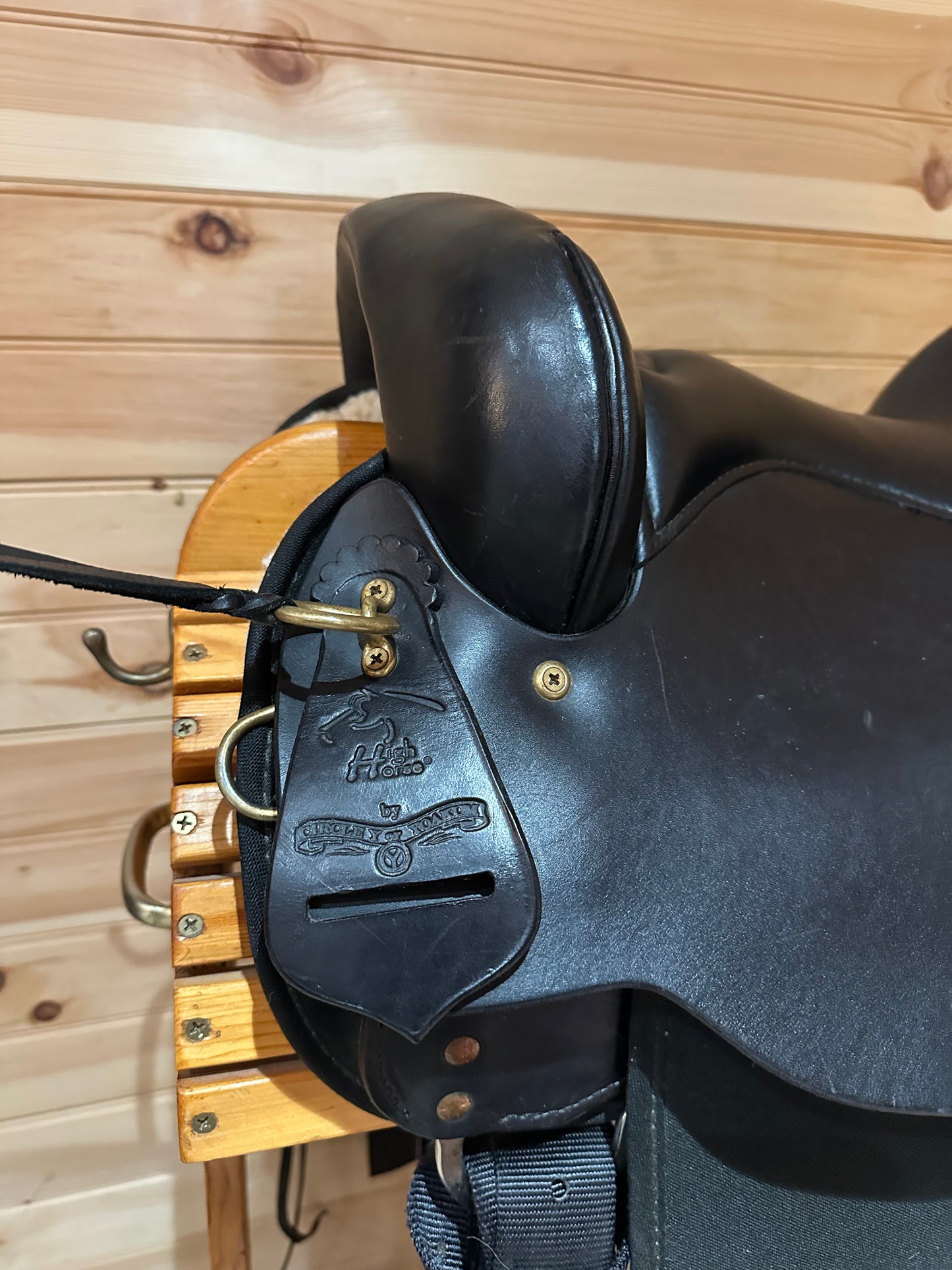 16” Circle Y High Horse Highbank Endurance Trail-boss Saddle Model 6916