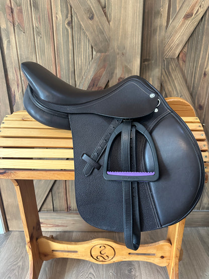 16.5” Dover Circuit Debut close contact/Jumping saddle