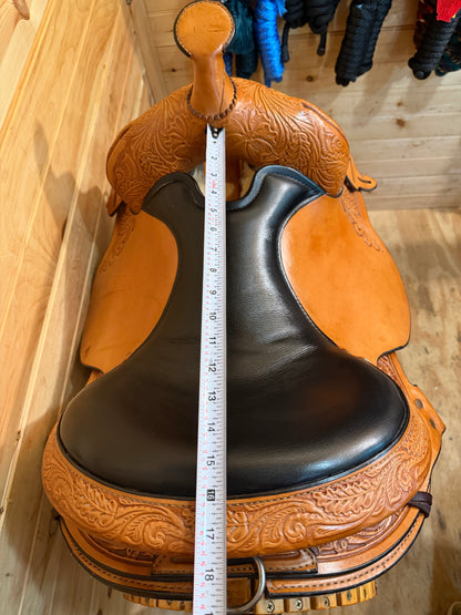 16” Circle Y High Horse Round Rock Gaited Western Trail Saddle Model 6870 (2015)