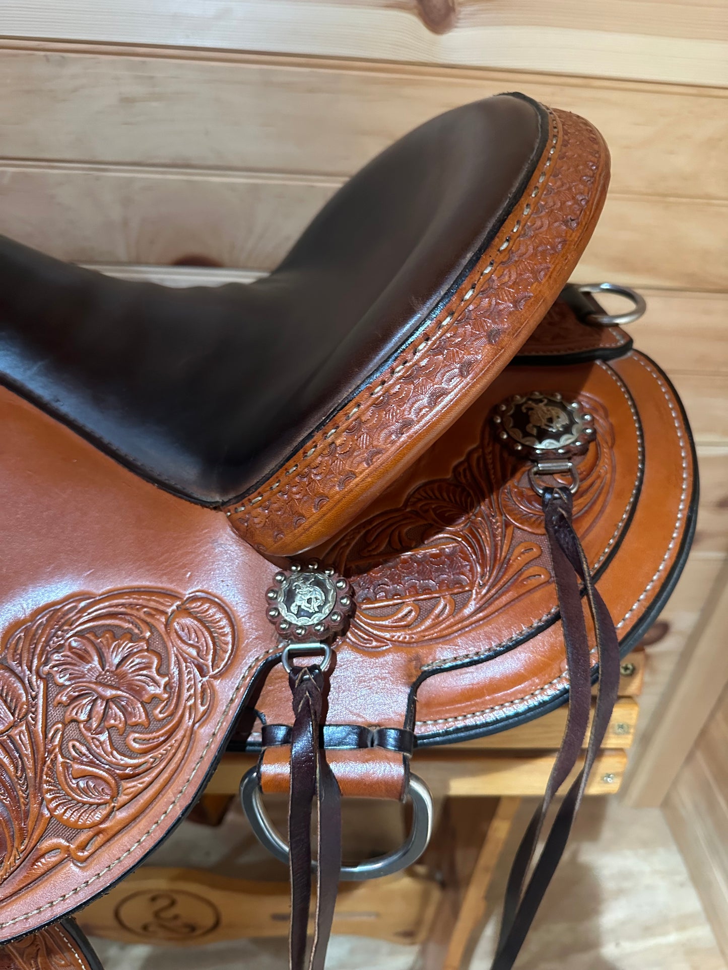 16” Circle Y Walnut Grove Flex2 A-fork Western Trail Saddle Model 1157