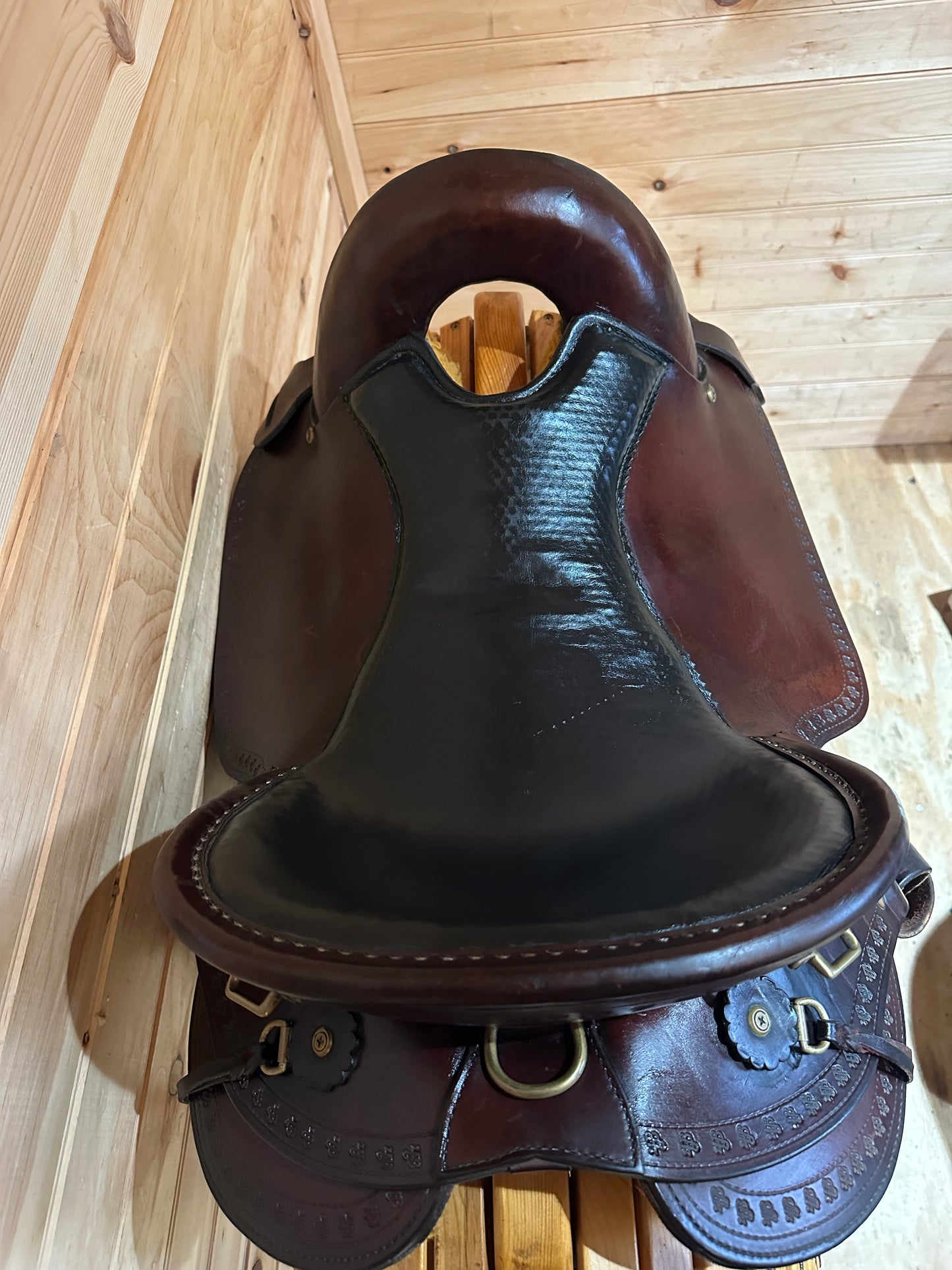 17” Imus 4Beat Gaited Endurance Trail Saddle