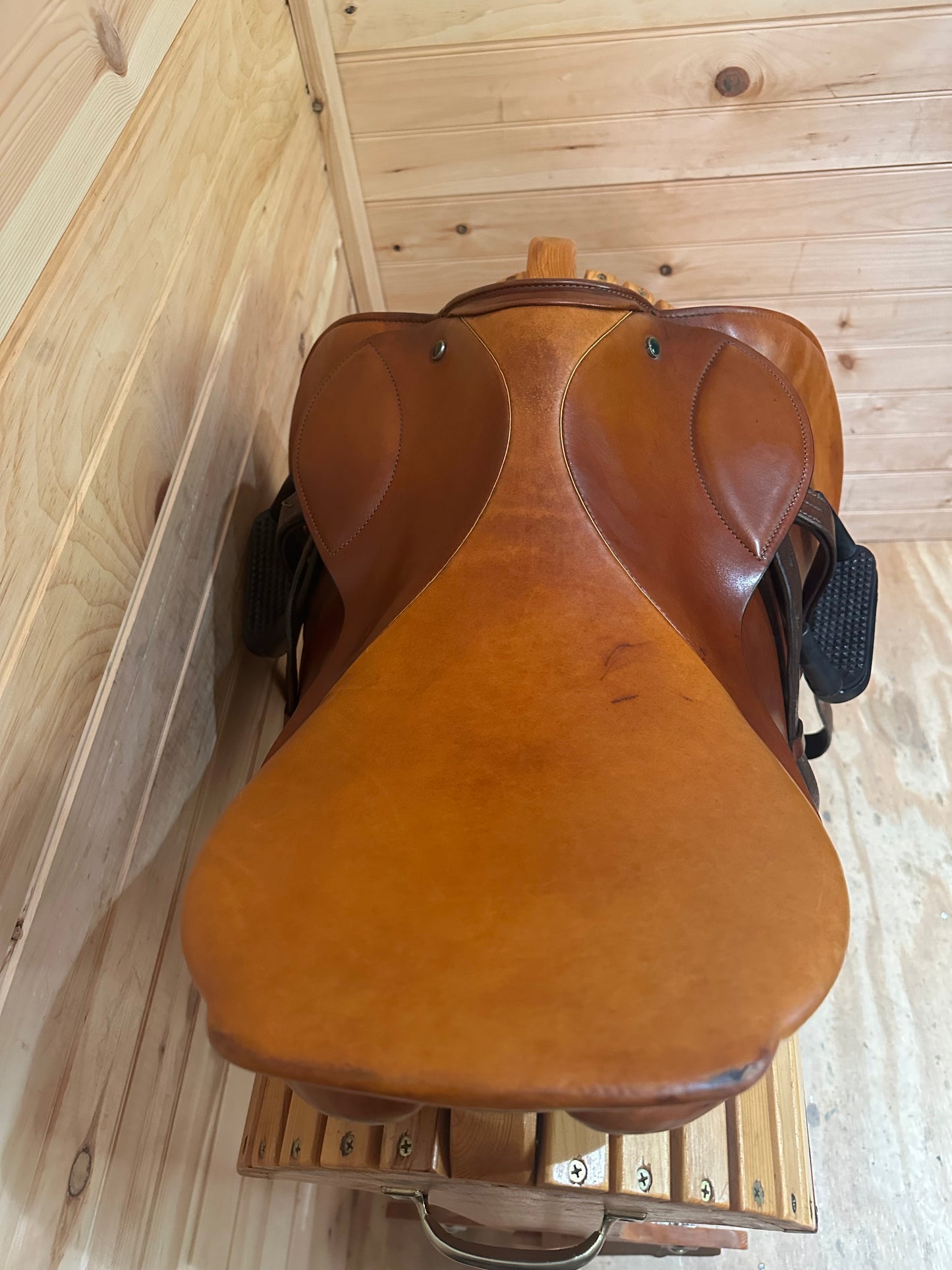 18” Stubben Lohengrin CS Elite Saddle (32cm)