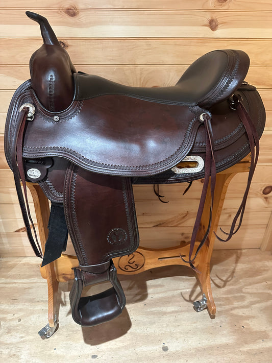 17” Circle Y Omaha Flex-Lite Round Skirt Western Trail Saddle Model 1554