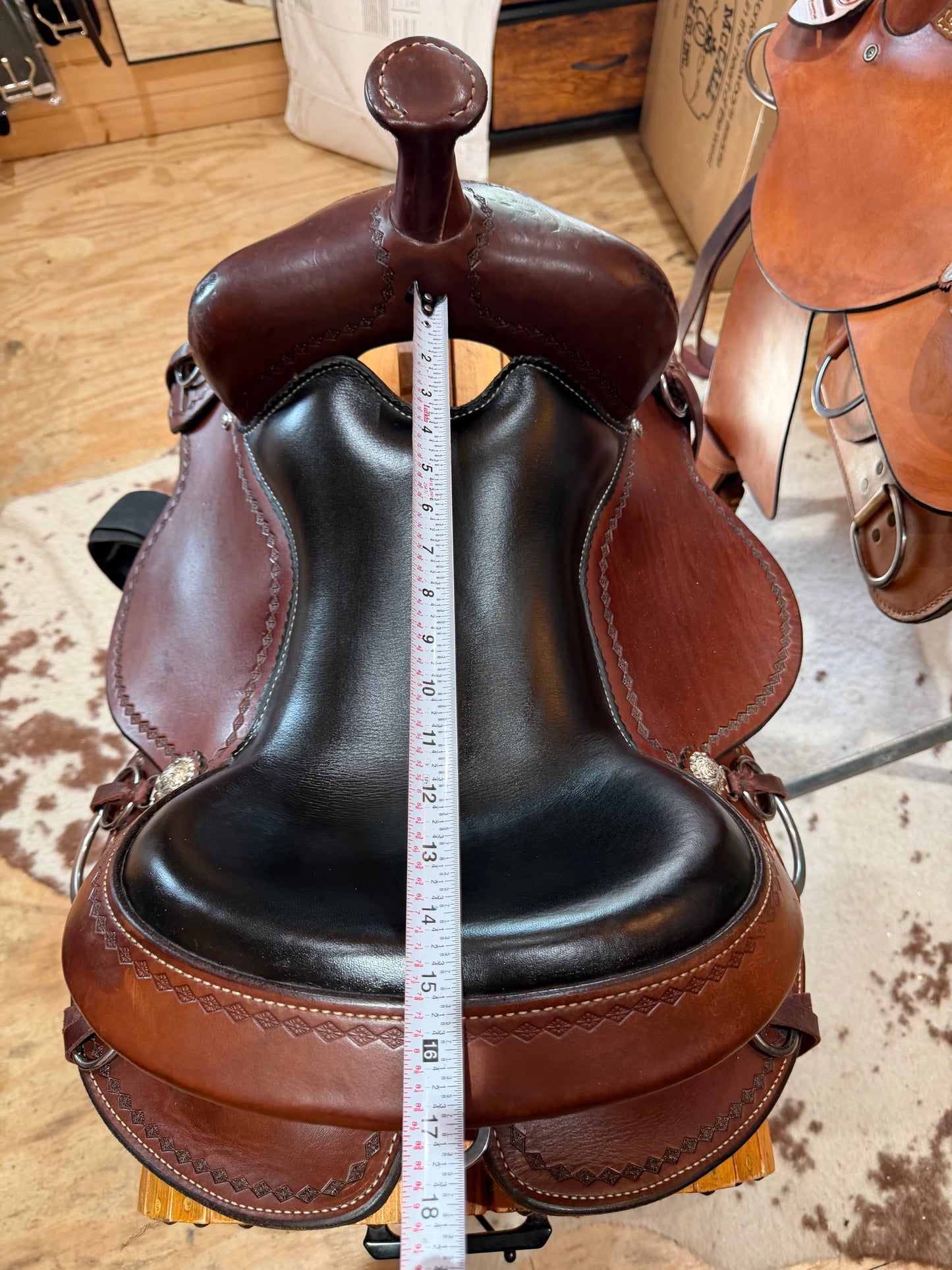 15” Cashel Round Skirt by Martin Saddlery Western Trail Saddle (2022)