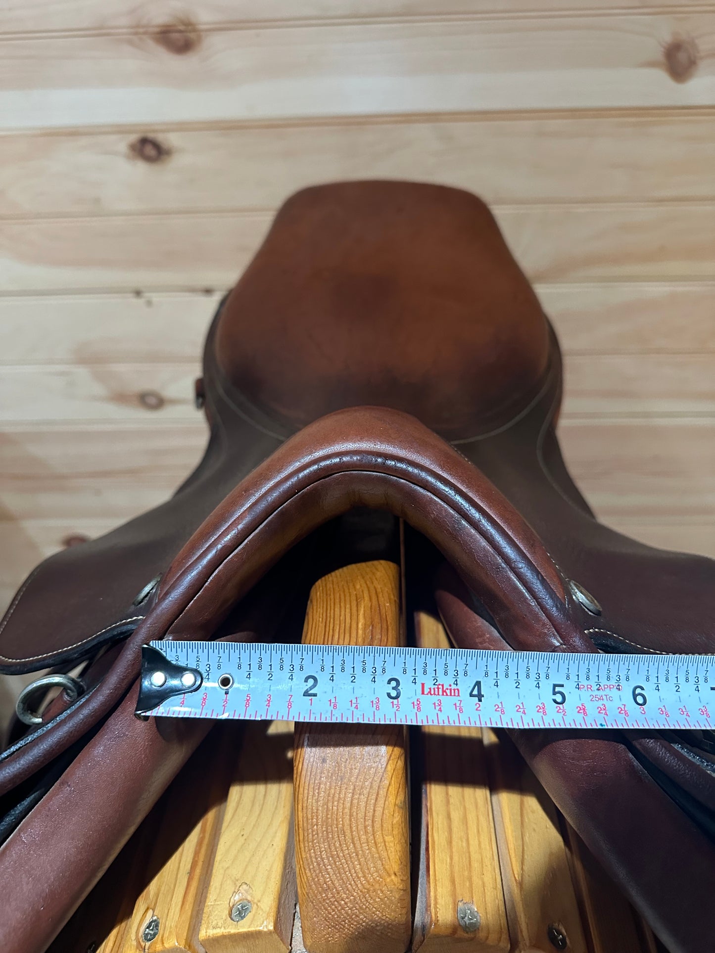 17” Ovation Close contact/Jumping Saddle