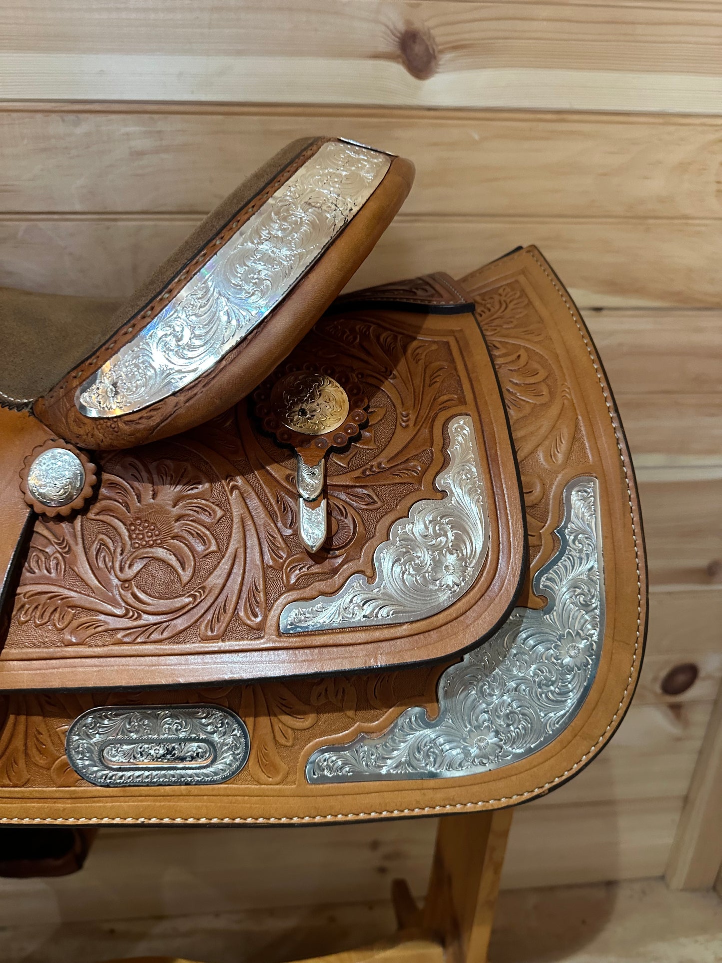 15” Crates Western Show Saddle Model 126