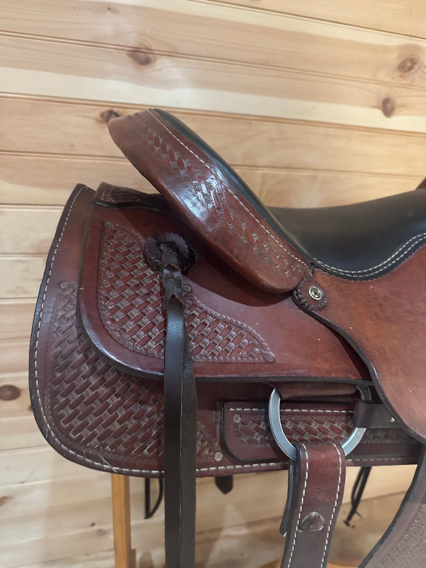 17” Dakota Saddlery Western Roping Saddle Model 501C
