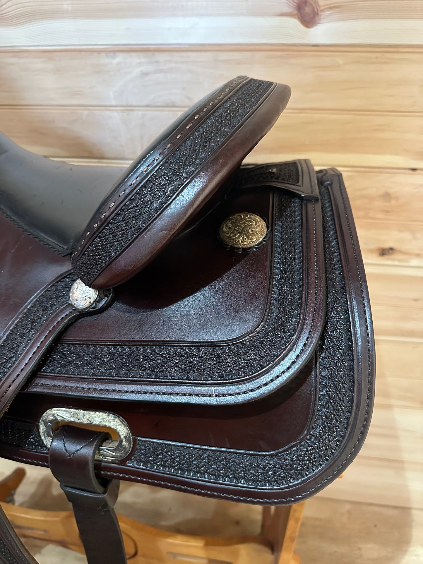 15” Circle Y Arabian Trail Saddle Model 2141