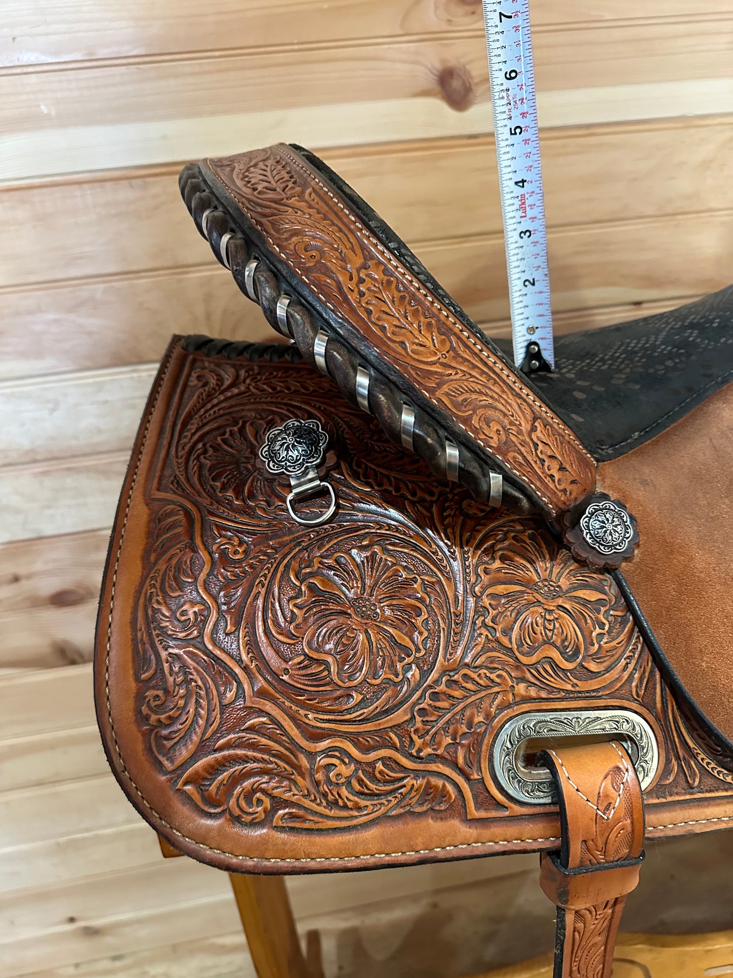 16” Circle Y High Horse Jewel Western Barrel Saddle Model 6224 (2017)