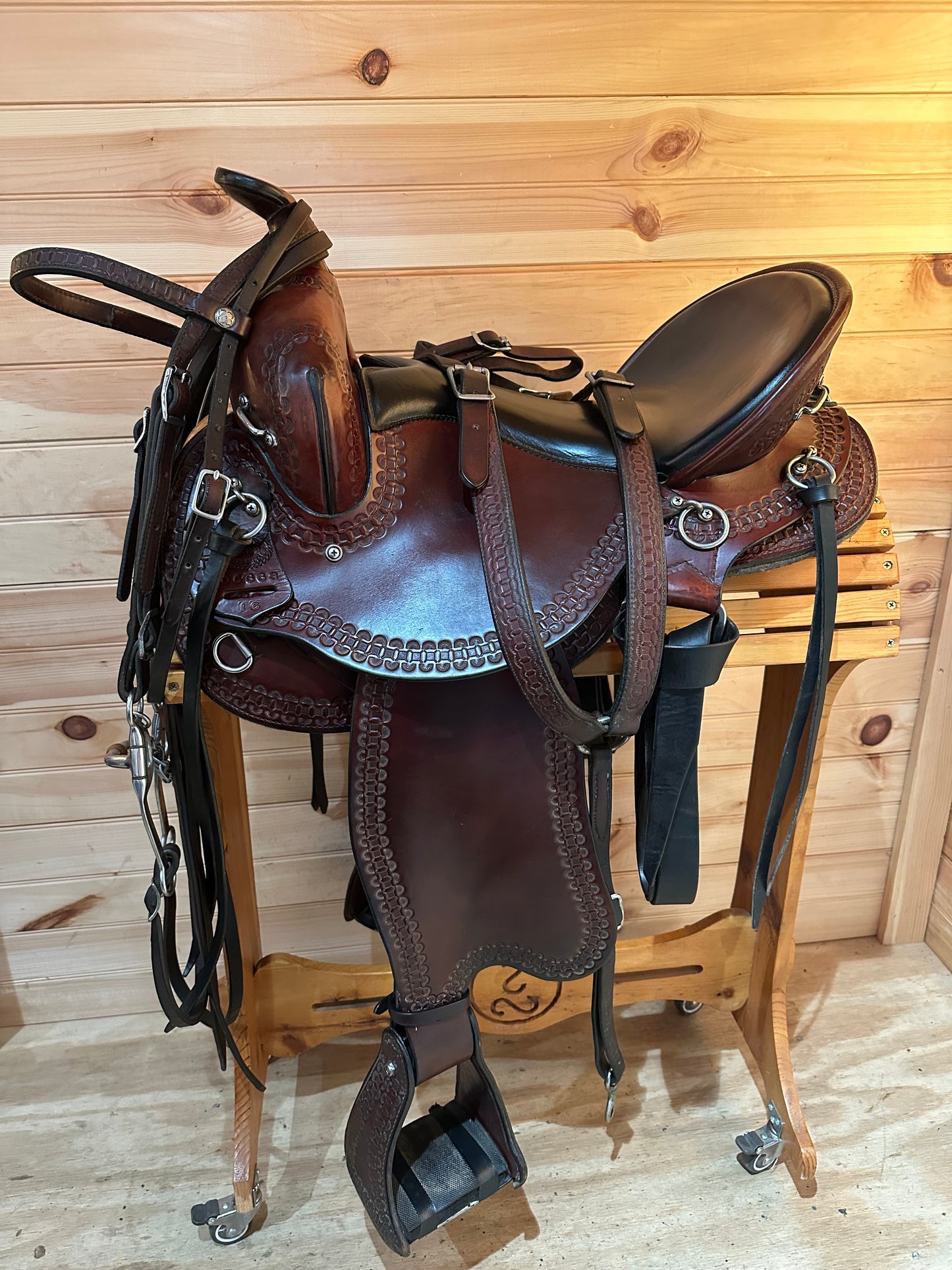 16” Dixieland Western Trail Saddle
