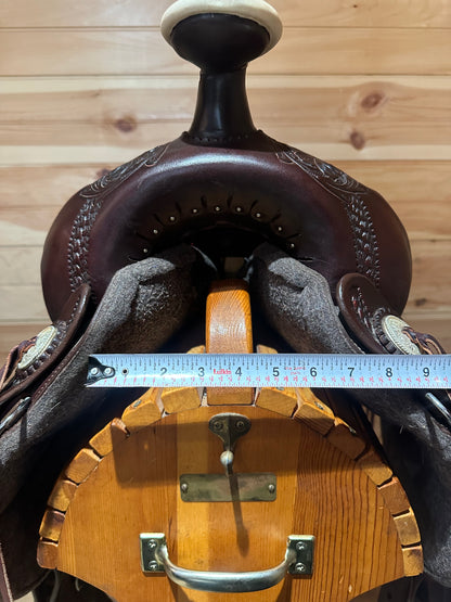 16.5” Tucker Ranch Hand Western Trail Saddle Model 250