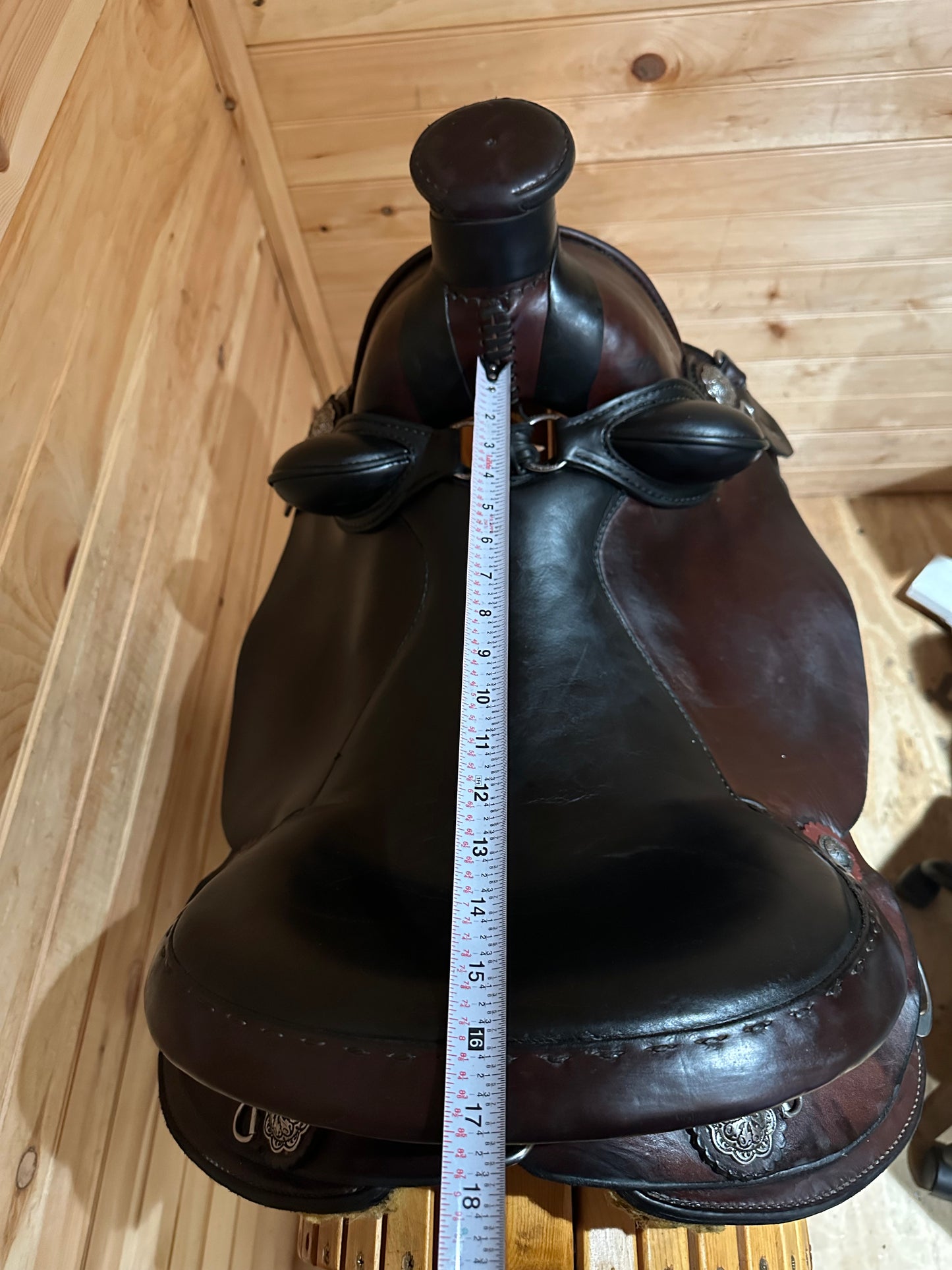 16.5” Allegany Mountain Saddlery Wade Trail Saddle