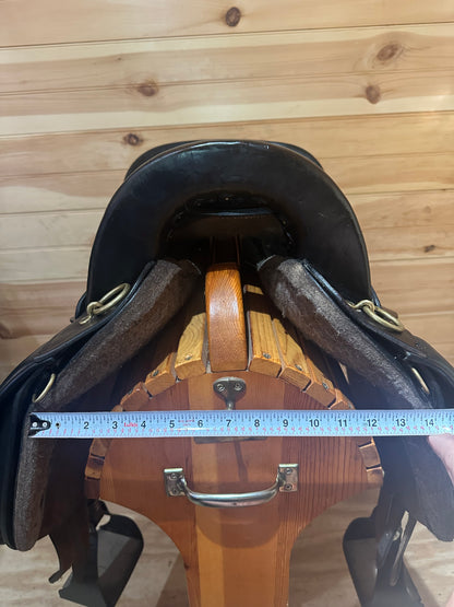 17.5” Tucker Equitation Endurance Trail Saddle Model 149 (XW)