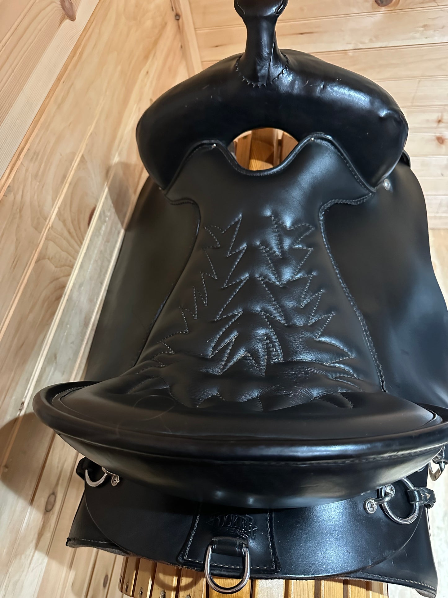 16.5” Tucker Buffalo Trail Western Saddle Model 270