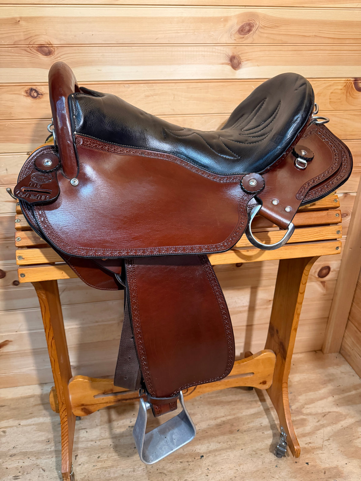 18” Double Creek Saddlery Henry Miller Gaited Endurance Trail Saddle # 115
