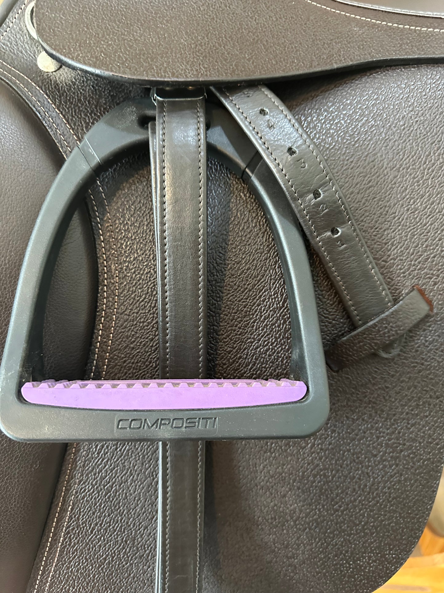 16.5” Dover Circuit Debut close contact/Jumping saddle