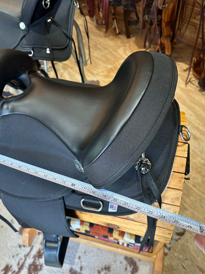 Abetta Trail Finder Saddle 20556BK