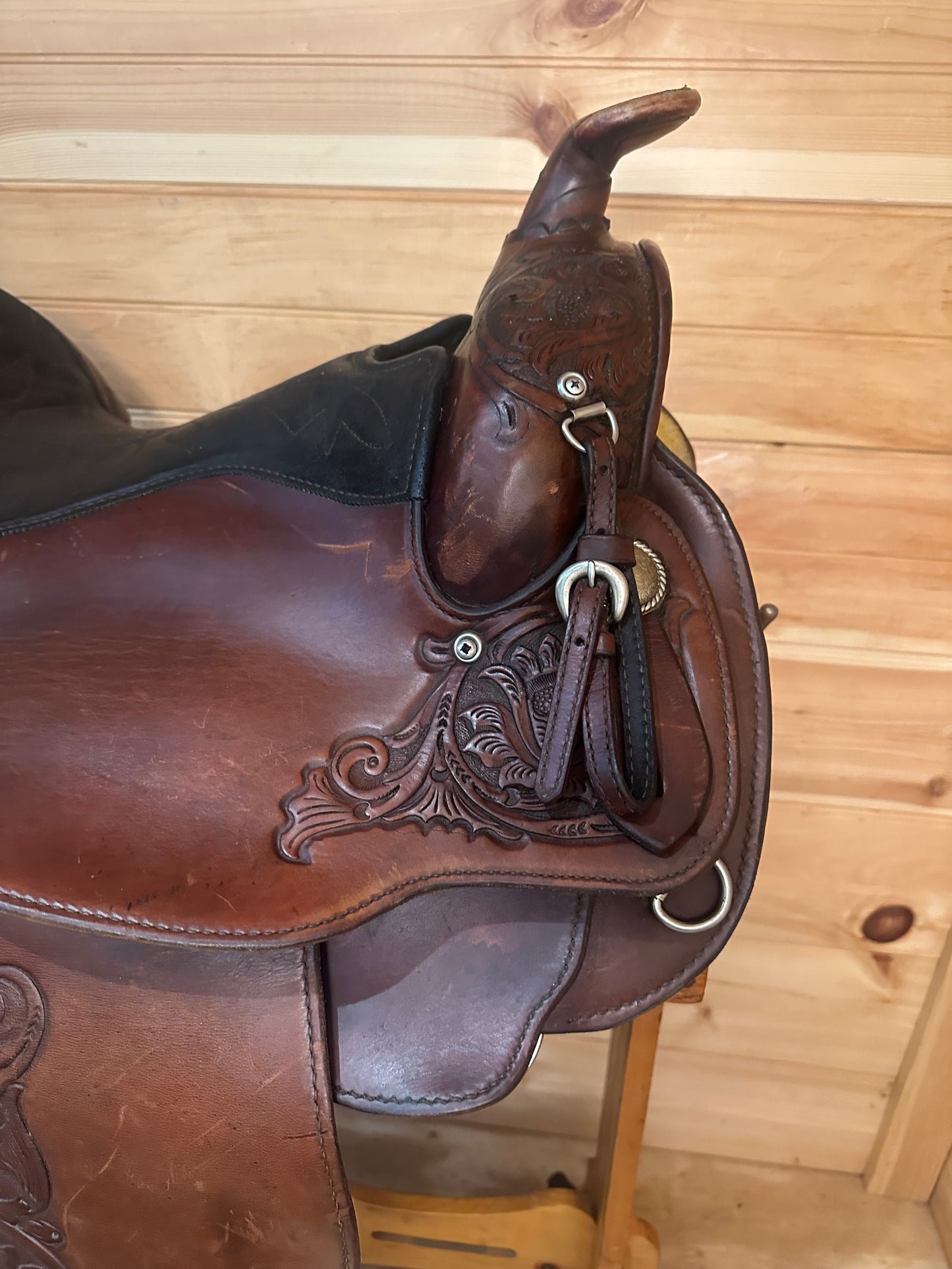 16” Circle Y Arabian Round Skirt Western Trail Saddle Model 2126