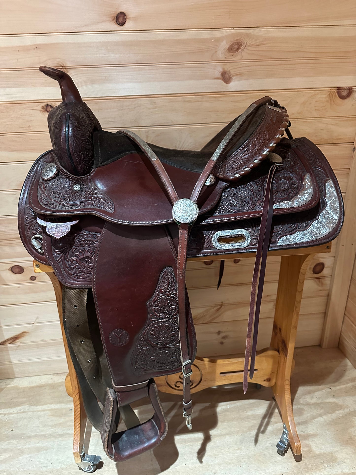16” Circle Y Western Show Saddle Model 3975 * Matching Breast Collar*