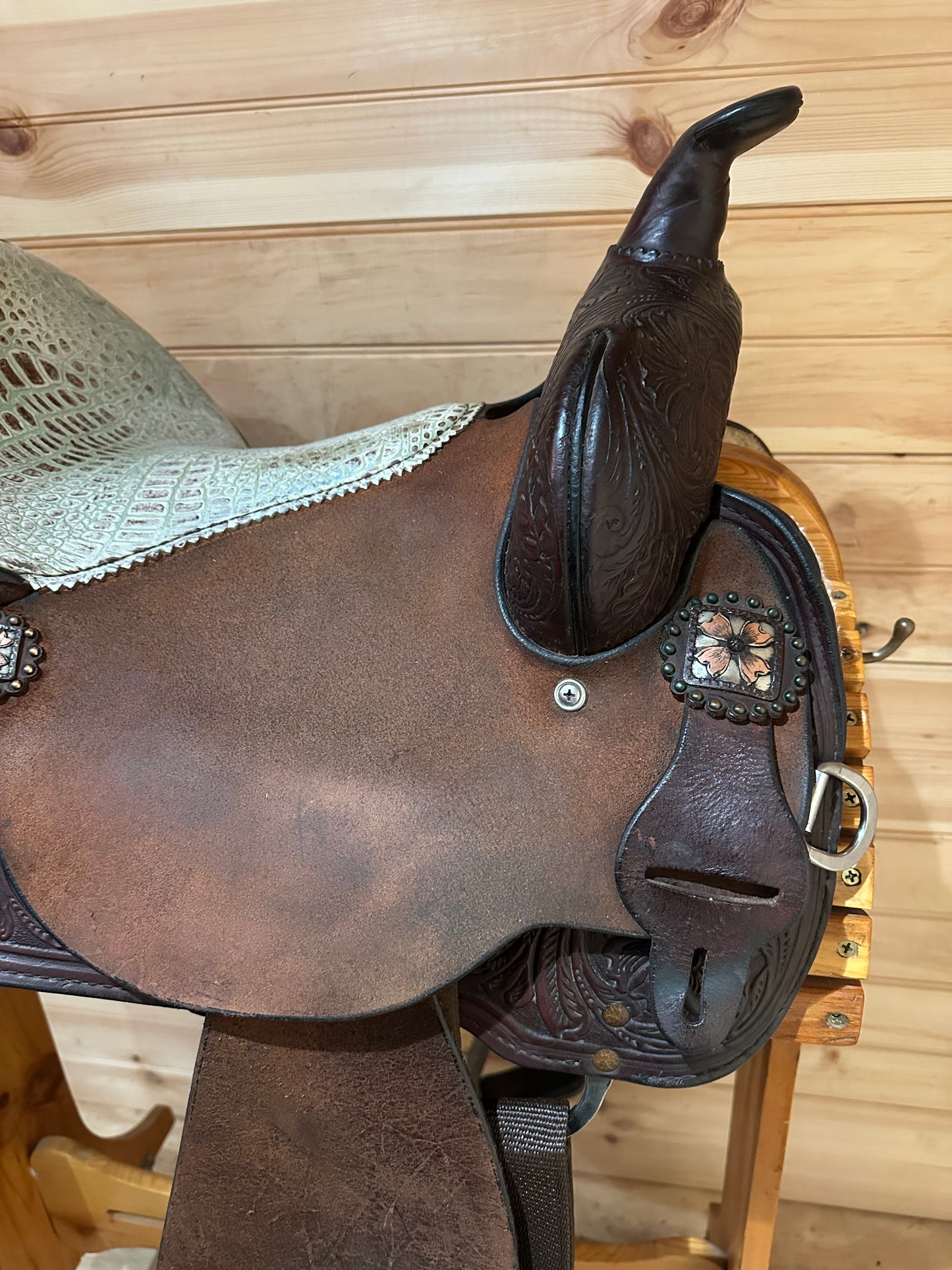15” Circle Y High Horse RunAway Gator Barrel Saddle Model 6223